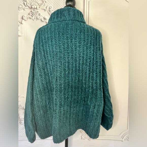 💙HP💚Free People Women's Fluffy Fox Sweater - Picture 3 of 6